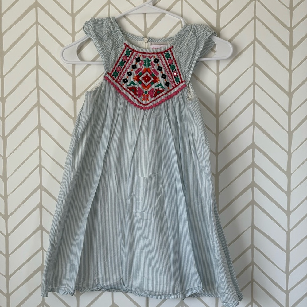 Girls Tommy Bahama dress 
Size 7
Embroidered